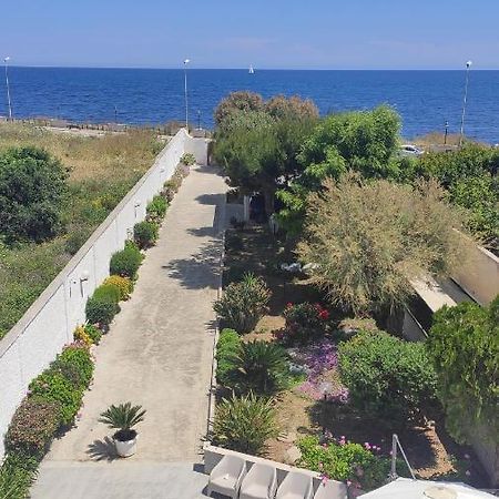 Seagull Apartments - Front And Sea View & Airport Bari Exterior foto