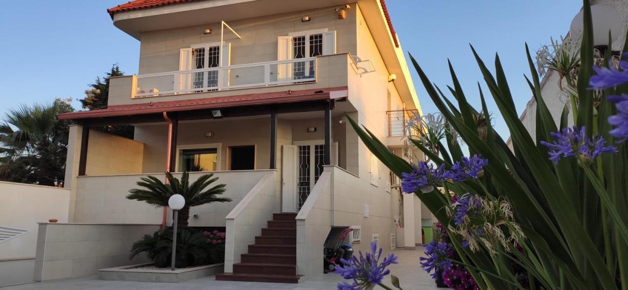 Seagull Apartments - Front And Sea View & Airport Bari Exterior foto