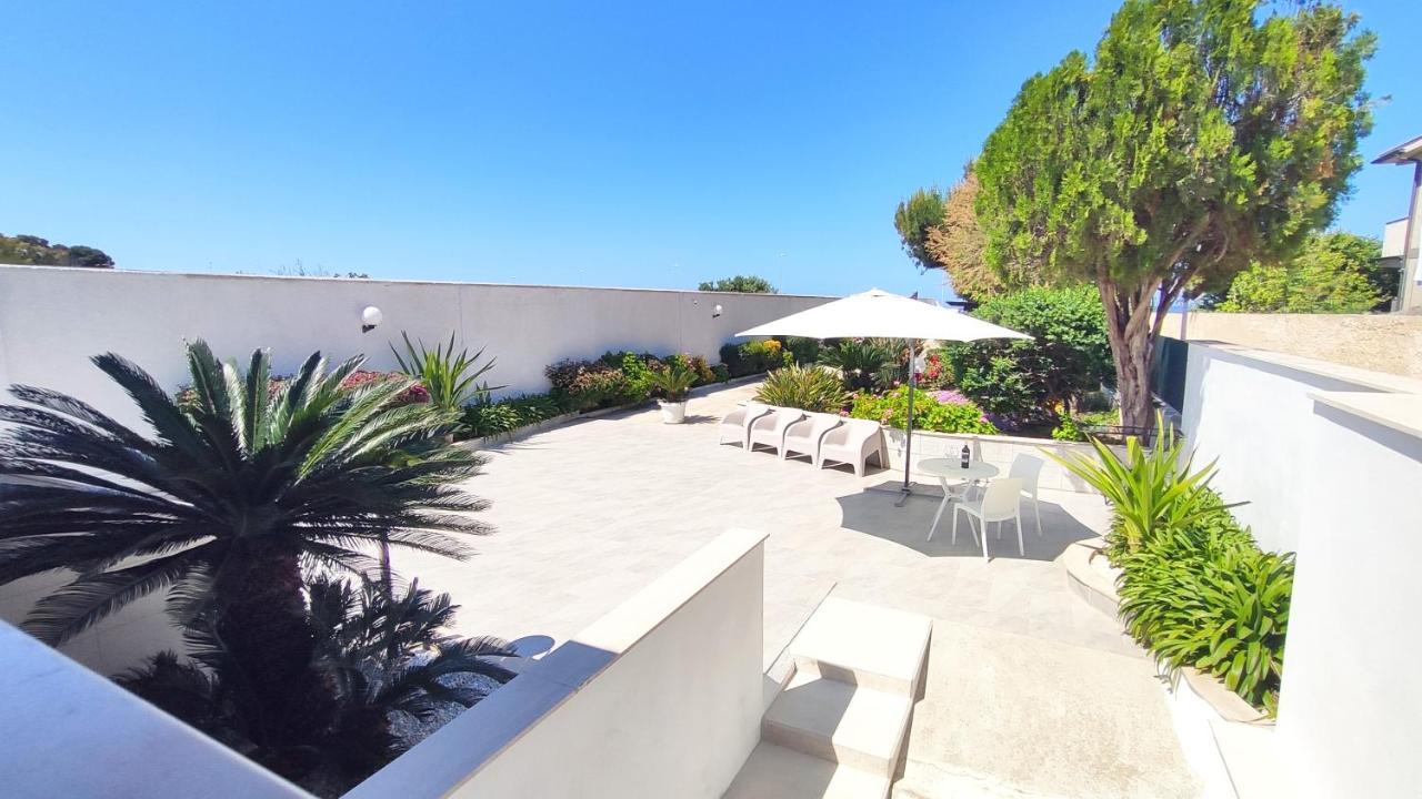 Seagull Apartments - Front And Sea View & Airport Bari Exterior foto