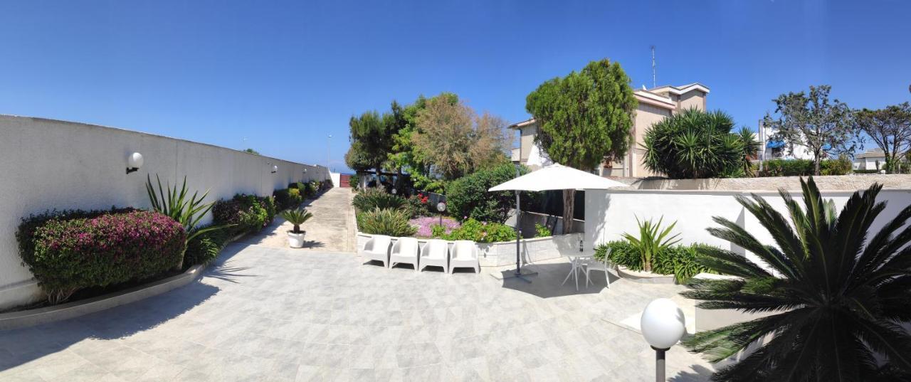 Seagull Apartments - Front And Sea View & Airport Bari Exterior foto