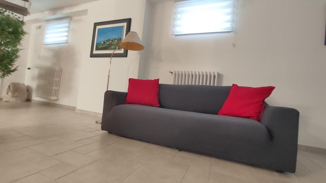 Seagull Apartments - Front And Sea View & Airport Bari Exterior foto